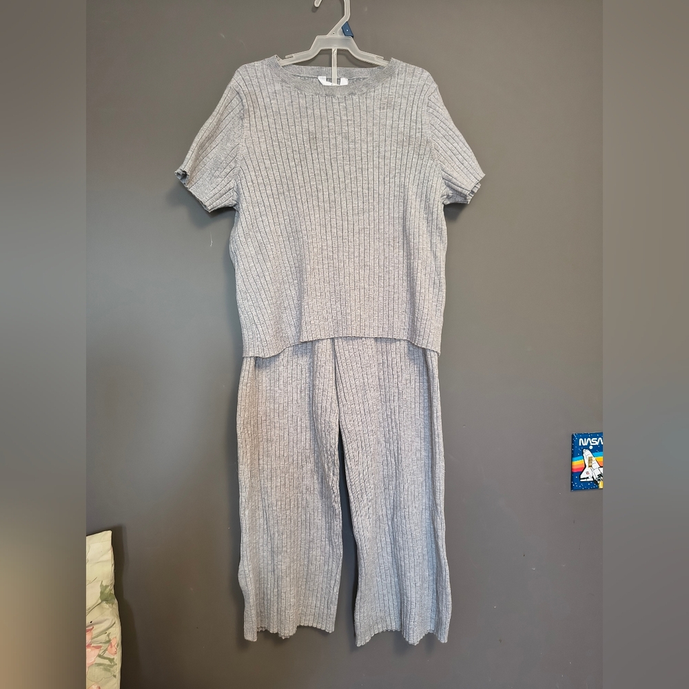 Time and Tru Gray Knit Apparel